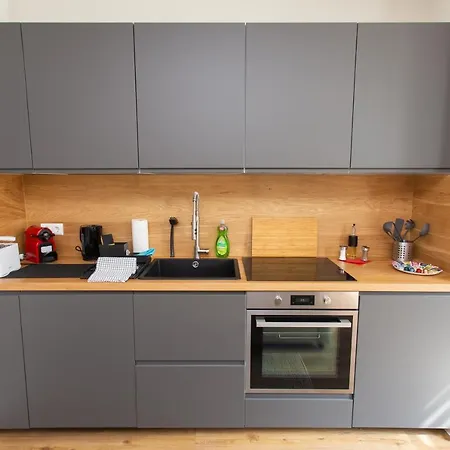 Fullhouse - - F45 - Smarttv - Nespresso Apartment *