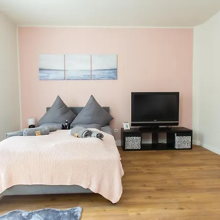 Fullhouse - - F45 - Smarttv - Nespresso Zwickau