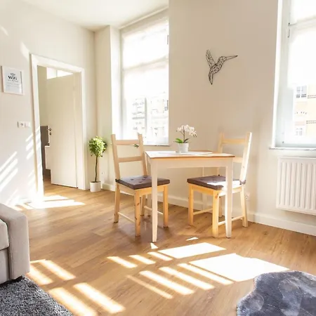 Fullhouse - - F45 - Smarttv - Nespresso