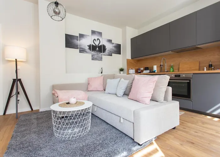 Fullhouse - - F45 - Smarttv - Nespresso اتسوكو