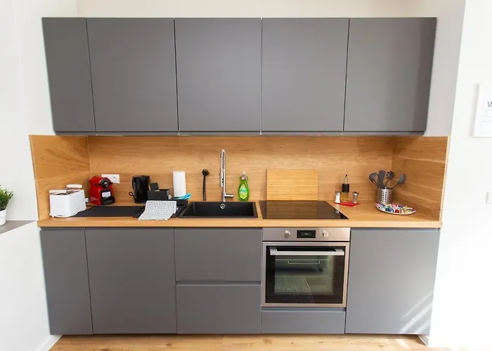 Fullhouse - - F45 - Smarttv - Nespresso شقة *