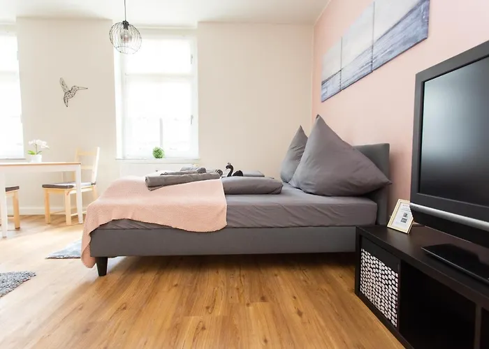 Fullhouse - - F45 - Smarttv - Nespresso Цвиккау