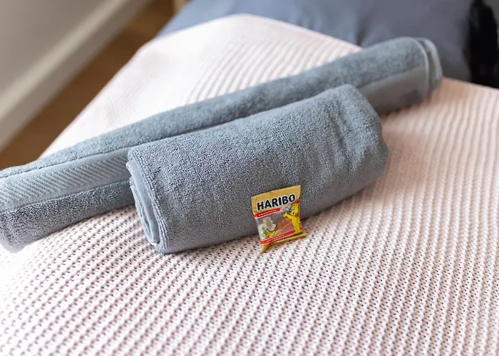 Fullhouse - - F45 - Smarttv - Nespresso Цвиккау