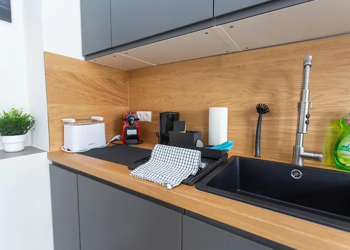 Fullhouse - - F45 - Smarttv - Nespresso شقة *